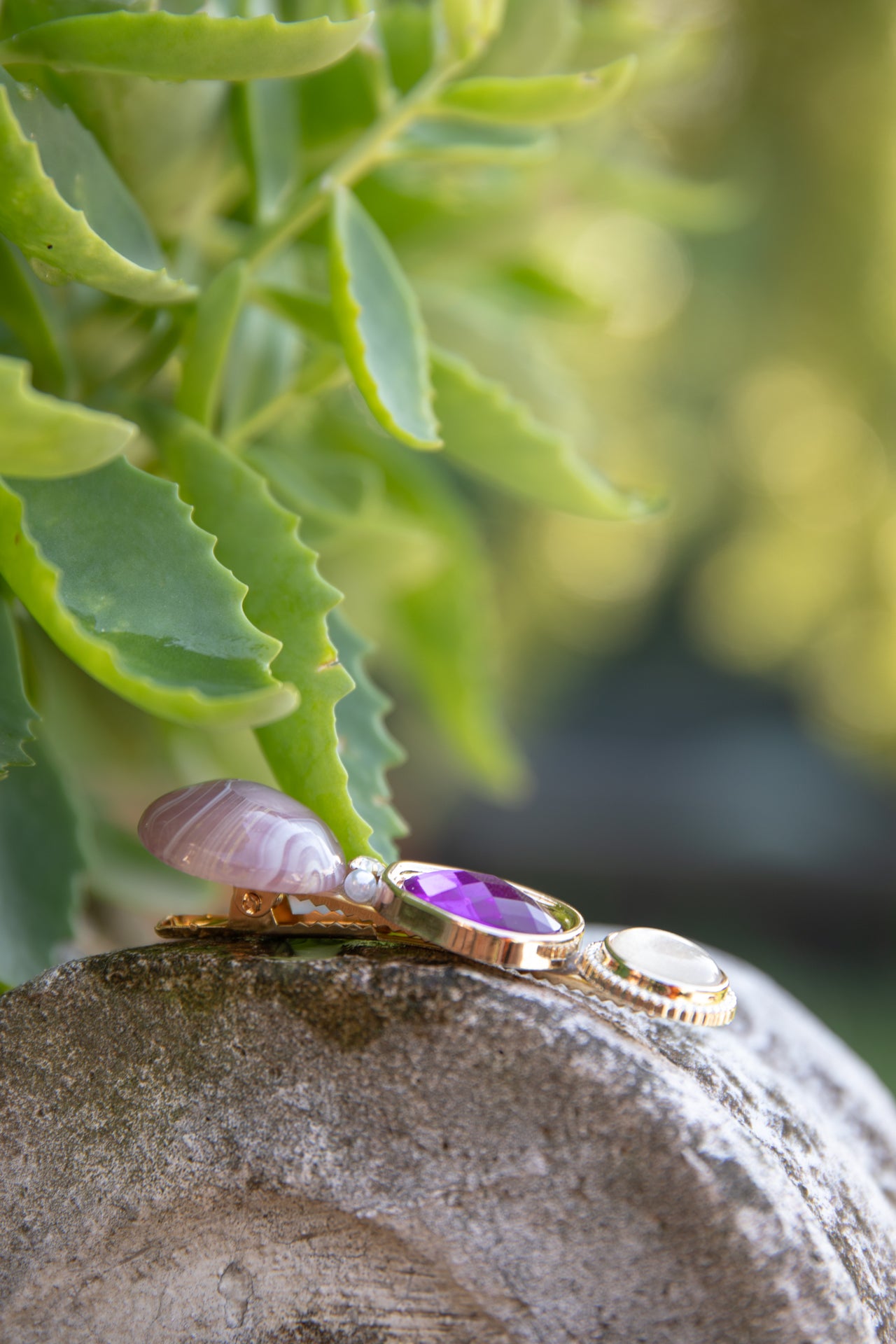 ✨ Set di mollette in metallo dorato con pietre e dettagli luminosi