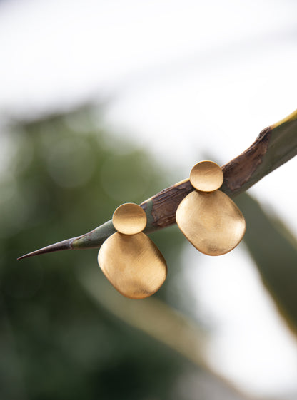 ✨ Orecchini in acciaio dorato satinato – Minimalismo chic ✨